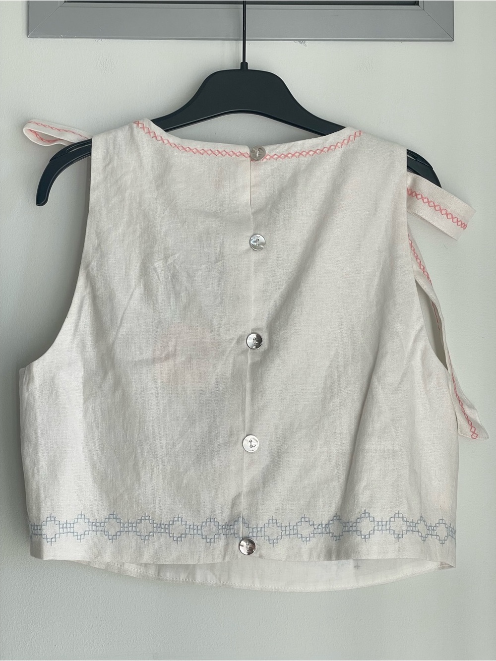 NWT CAMILA COELHO Embroidered White Two-Piece Set with Floral Motif - Picture 4 of 16